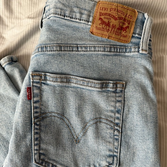 Levi’s Flare Jean - Picture 10 of 10